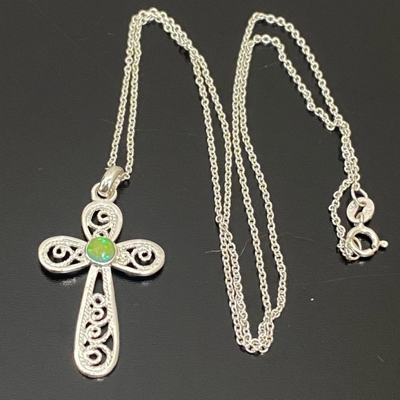 Sterling Silver 925 Signed Green Opal Cross Pendant 18” Necklace 3g. - Picture 9 of 16